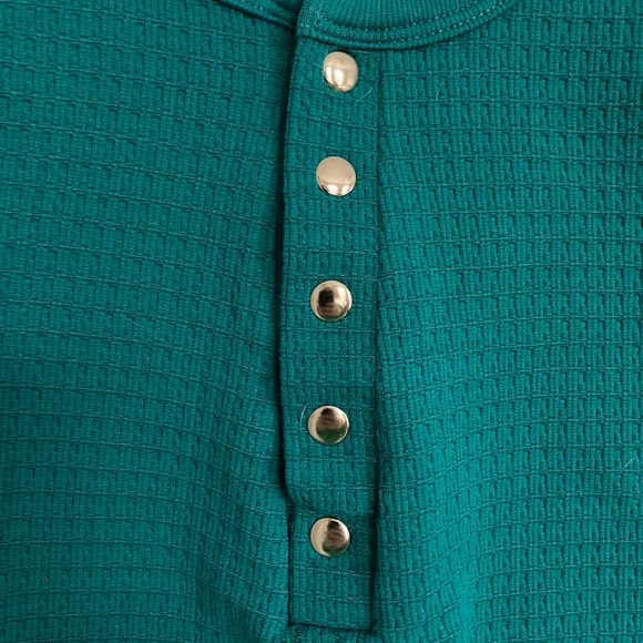 New Social Revival cropped tank - Picture 2 of 5